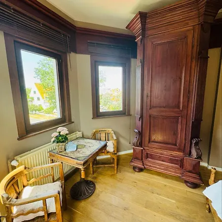 Ruime Slaapkamers Met Badkamers In Belle Epoquevilla- Concessiewijk Affittacamere De Haan