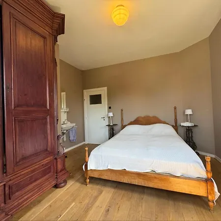 Ruime Slaapkamers Met Badkamers In Belle Epoquevilla- Concessiewijk * De Haan