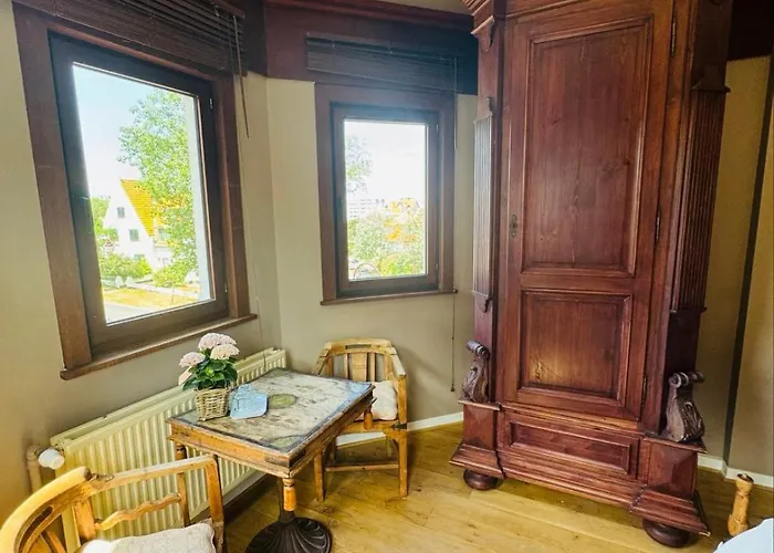 Ruime Slaapkamers Met Badkamers In Belle Epoquevilla- Concessiewijk Guest house De Haan